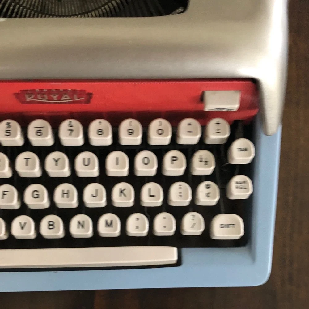 1961 Royal Typewriter Futura 800